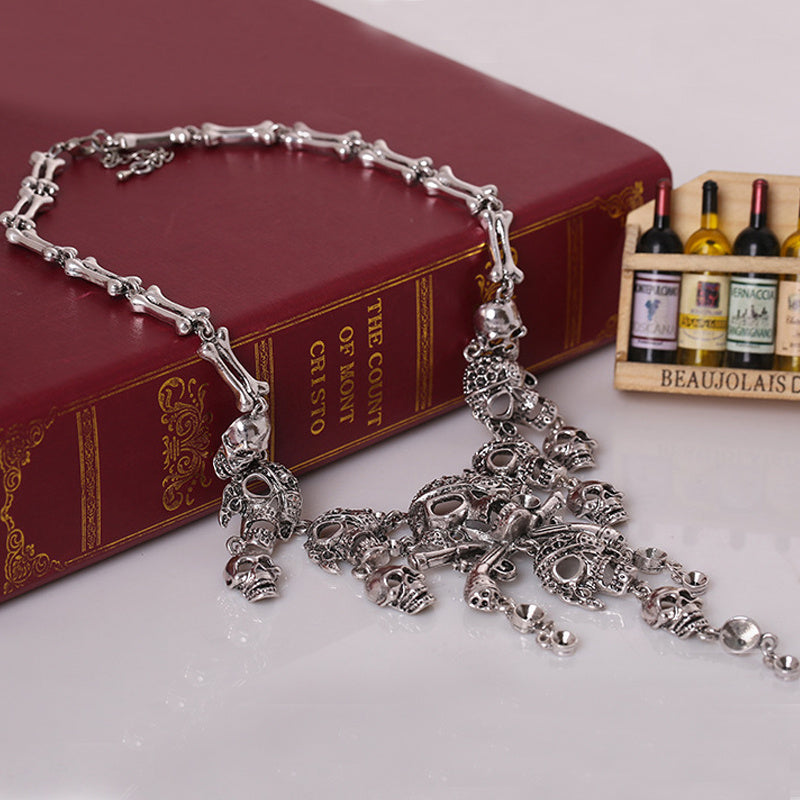 Vintage Skull c Halloween Punk Sweater Necklace