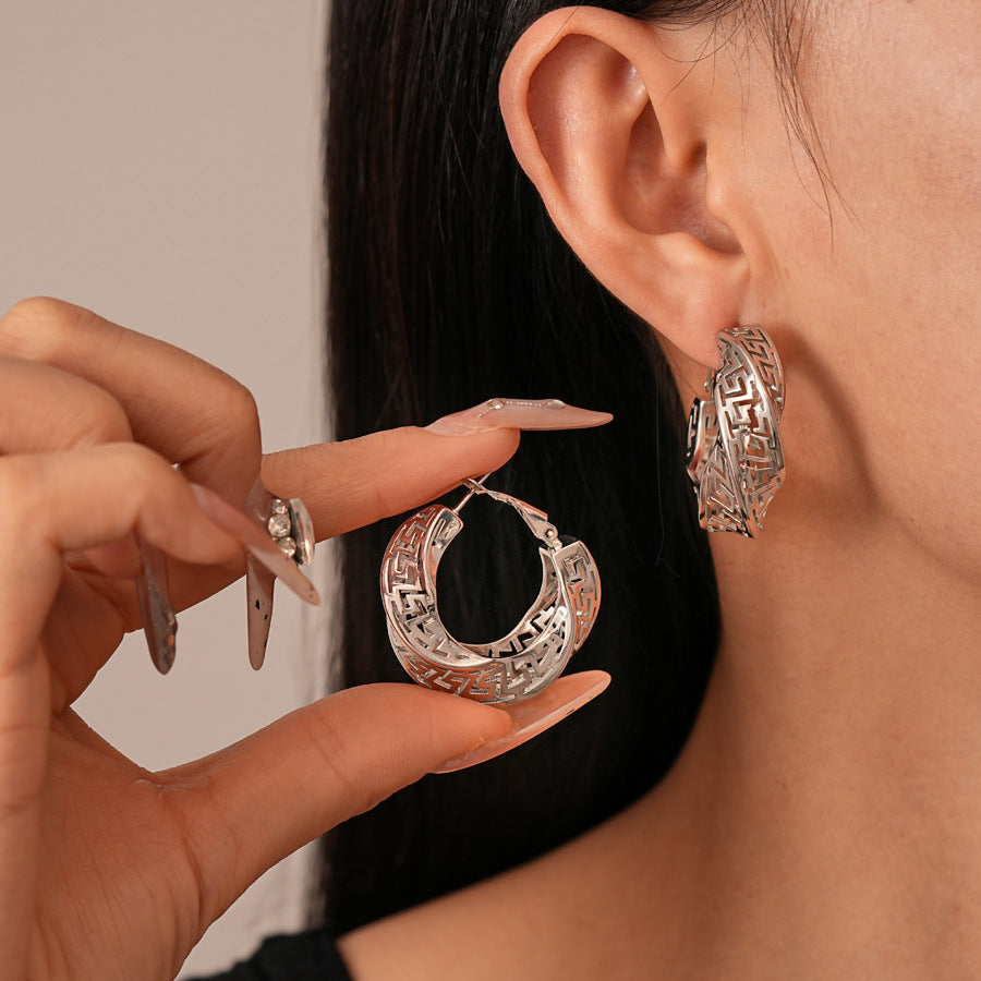 Exaggerated Twisted Round Geometric Women's Hollow Stud Earrings