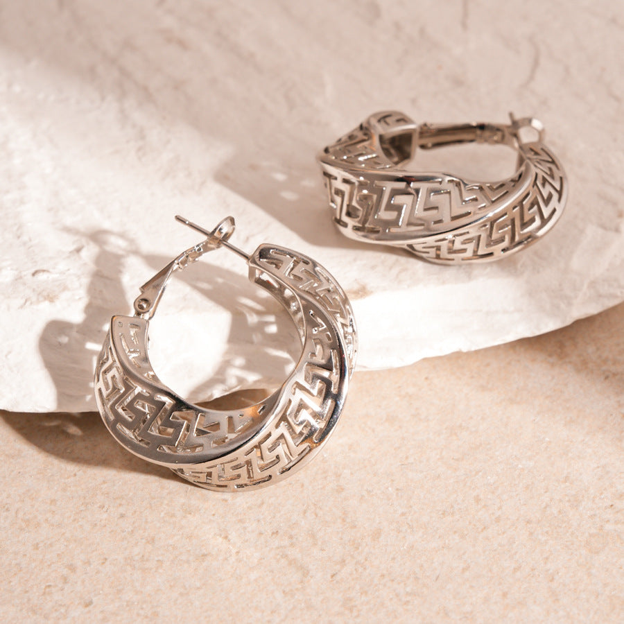 Exaggerated Twisted Round Geometric Women's Hollow Stud Earrings