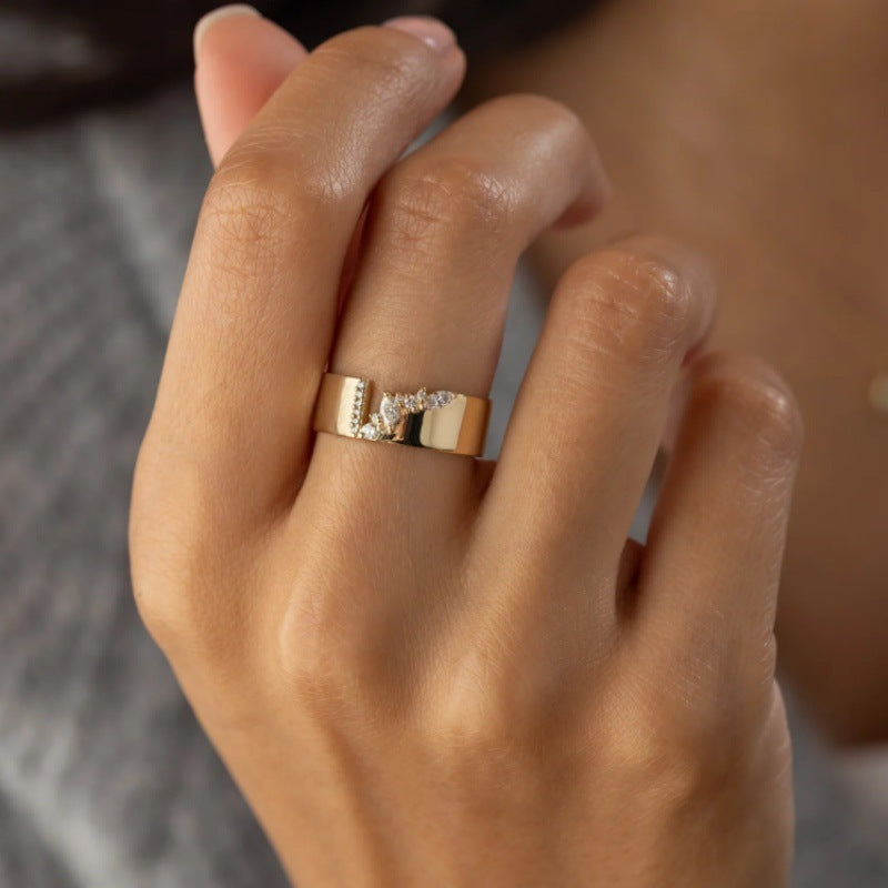 Women's Fashion Exquisite Style With Shining Zircon Ring